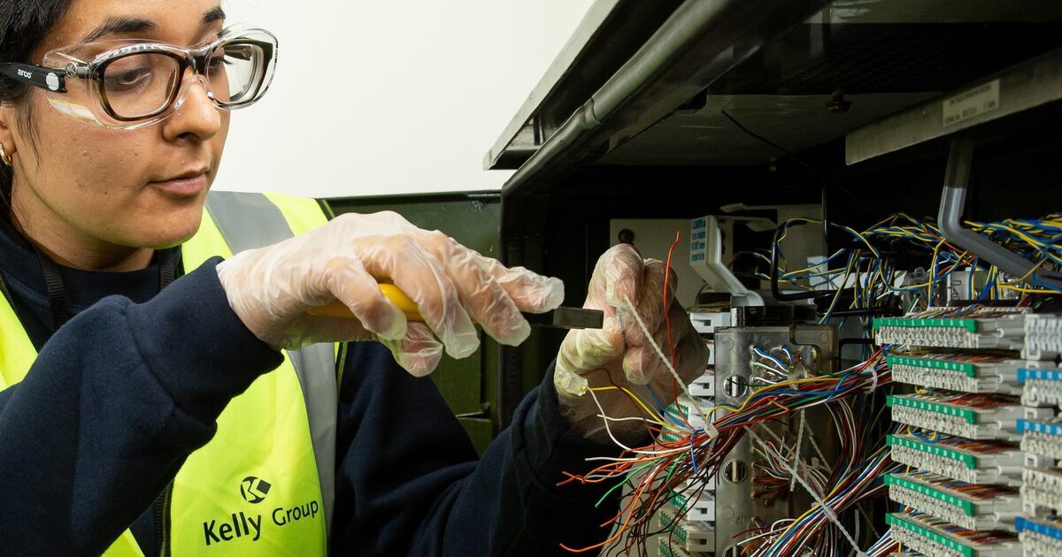 Nationwide Installation & Connection | Telecoms Engineers | Kelly Group