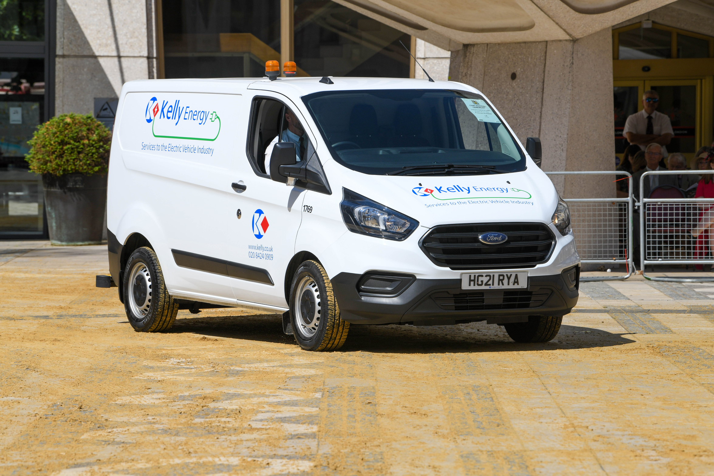 Kelly Group’s 1983 CF250 Bedford Van and Hybrid Ford Transit Custom Van Showcased at                                                                            London’s Cart Marking Parade 2022
