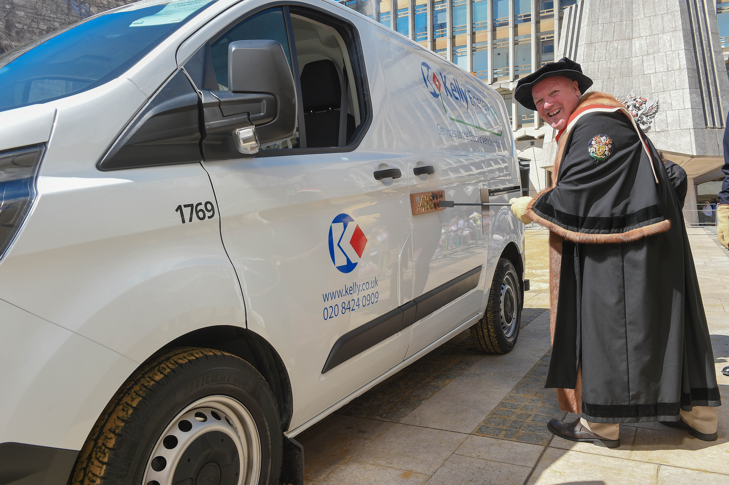 Kelly Group’s 1983 CF250 Bedford Van and Hybrid Ford Transit Custom Van Showcased at                                                                            London’s Cart Marking Parade 2022
